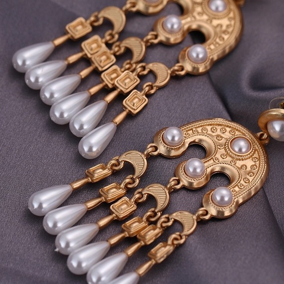 🖤LAST ONE🖤Tassel Dangle Gold Earrings - Picture 4 of 7